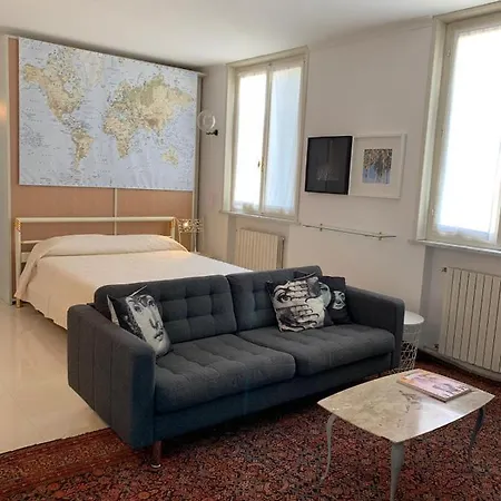 Masnadieri 18 Casa de hóspedes 3*